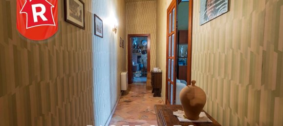 Квартира с 6 комнатами в Лечче, Италия № 61944 4