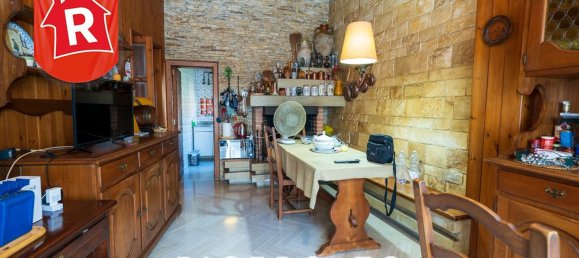 Квартира с 6 комнатами в Лечче, Италия № 61944 8