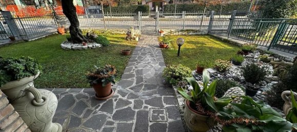 Квартира с 3 комнатами в Кальчинате, Италия № 338624 12