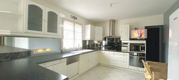 5 bedrooms House in Boynes, France No. 85884 4