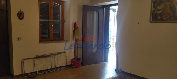5-Zimmer Haus in Ziano Piacentino, Italy, Nr. 103910 11