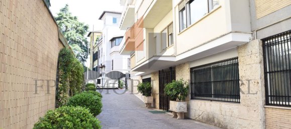 4-Zimmer Wohnung in Rome, Italy, Nr. 111361 32