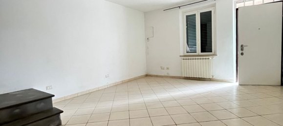 5 bedrooms House in Pisa, Italy No. 337915 12