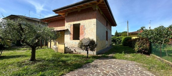 Villa de 4 habitaciónes en Palazzolo sull'Oglio, Italy No. 2047 42