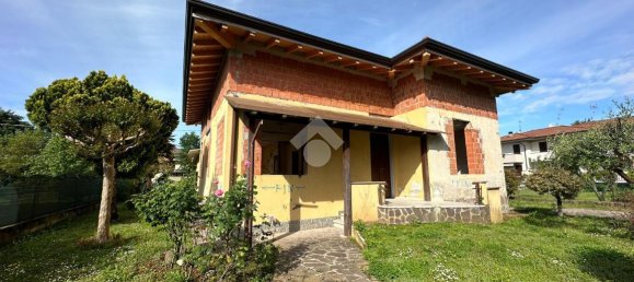Villa de 4 habitaciónes en Palazzolo sull'Oglio, Italy No. 2047 23