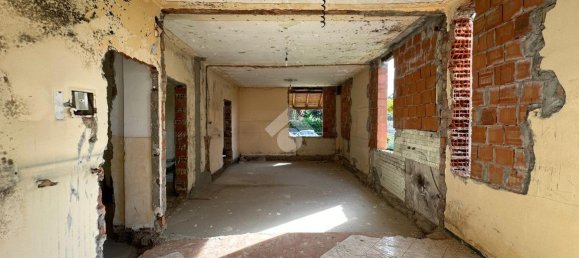 Villa de 4 habitaciónes en Palazzolo sull'Oglio, Italy No. 2047 41