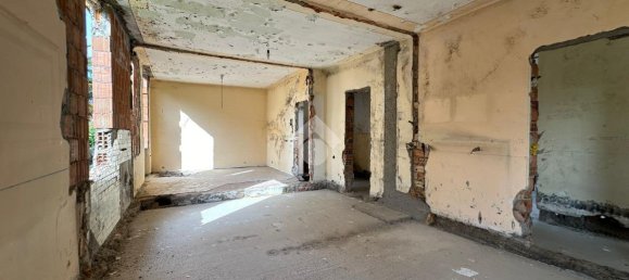 Villa de 4 habitaciónes en Palazzolo sull'Oglio, Italy No. 2047 8