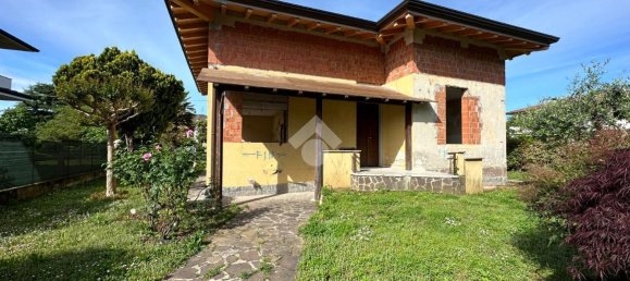 Villa de 4 habitaciónes en Palazzolo sull'Oglio, Italy No. 2047 3