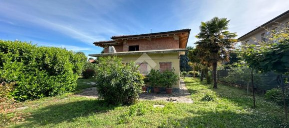 Villa de 4 habitaciónes en Palazzolo sull'Oglio, Italy No. 2047 9