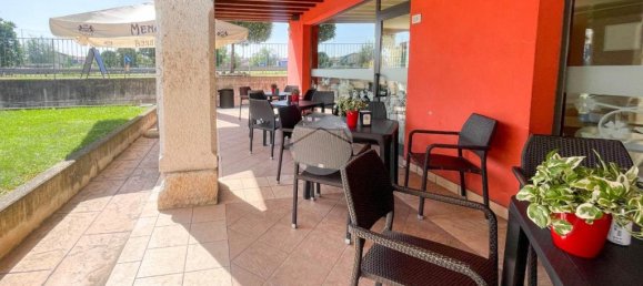 2 rooms Commercial property in Castenedolo, Italy No. 257658 3