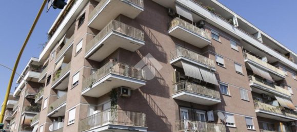 2 bedrooms Apartment in Rome, Italy No. 282482 2