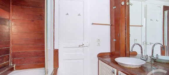 1 bedroom Apartment in Paris, France No. 162077 11