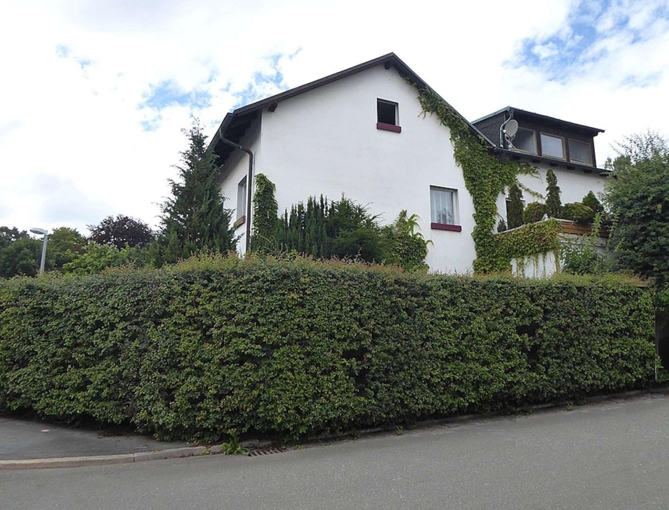 Adosado de 10 habitaciónes en Hof, Germany No. 333510