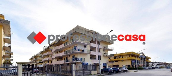 Apartamento de 3 dormitorios en San Prisco, Italy No. 293837 2