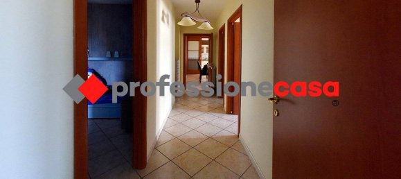 Apartamento de 3 dormitorios en San Prisco, Italy No. 293837 11