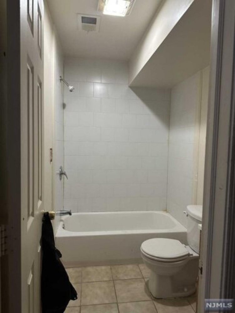 6 bedrooms House in Paterson, USA No. 381303