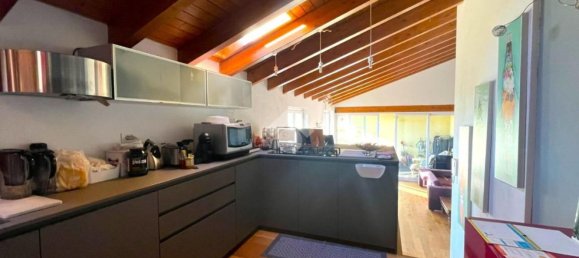 Квартира с 4 комнатами в Комерио, Италия № 179014 4