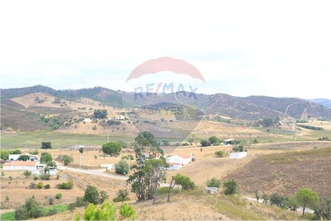 Terreno em Silves, Portugal 26860 m² N.º 43851