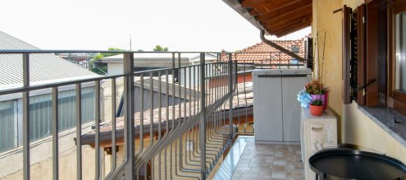 3 rooms Penthouse in Uboldo, Italy No. 178167 2