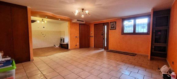 6 rooms Villa in Pordenone, Italy No. 154317 8