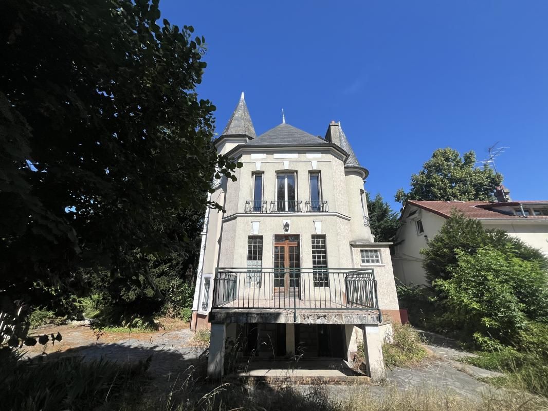 6 chambres Maison à Saint-Ouen-l'Aumône, France No. 294909