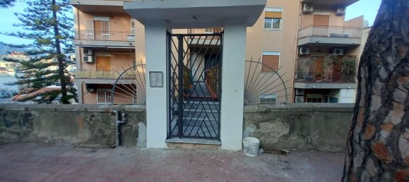 Квартира с 3 комнатами в Мессина, Италия № 49349 2