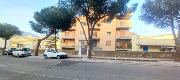 Квартира с 3 комнатами в Мессина, Италия № 49349 6