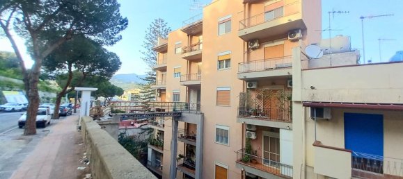 Квартира с 3 комнатами в Мессина, Италия № 49349 4