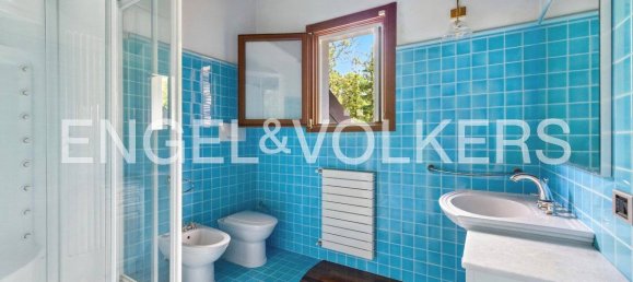 6 غرف نوم فيلا في Luvinate, Italy رقم 292787 40