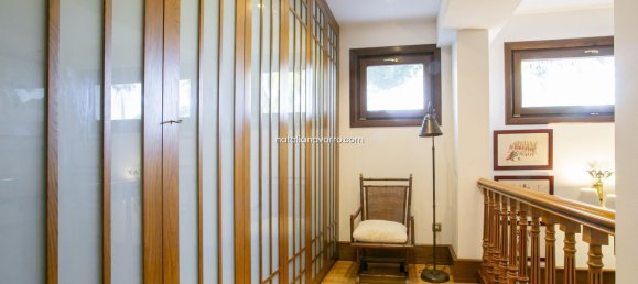 6 bedrooms House in Valencia, Spain No. 29179 5