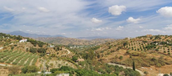 5 bedrooms House in Coin, Spain No. 125771 14