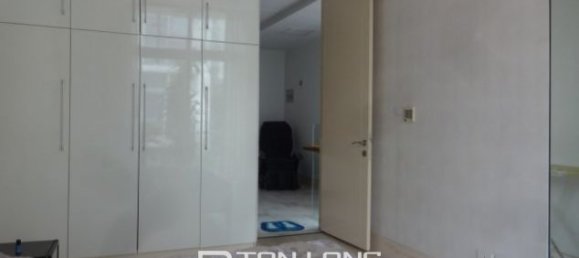 Villa de 4 dormitorios en Tay Ho, Vietnam No. 3563 9