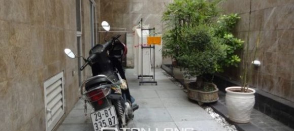 Villa de 4 dormitorios en Tay Ho, Vietnam No. 3563 2