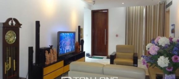 Villa de 4 dormitorios en Tay Ho, Vietnam No. 3563 5