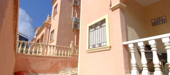 3 bedrooms House in Alicante, Spain No. 181555 6