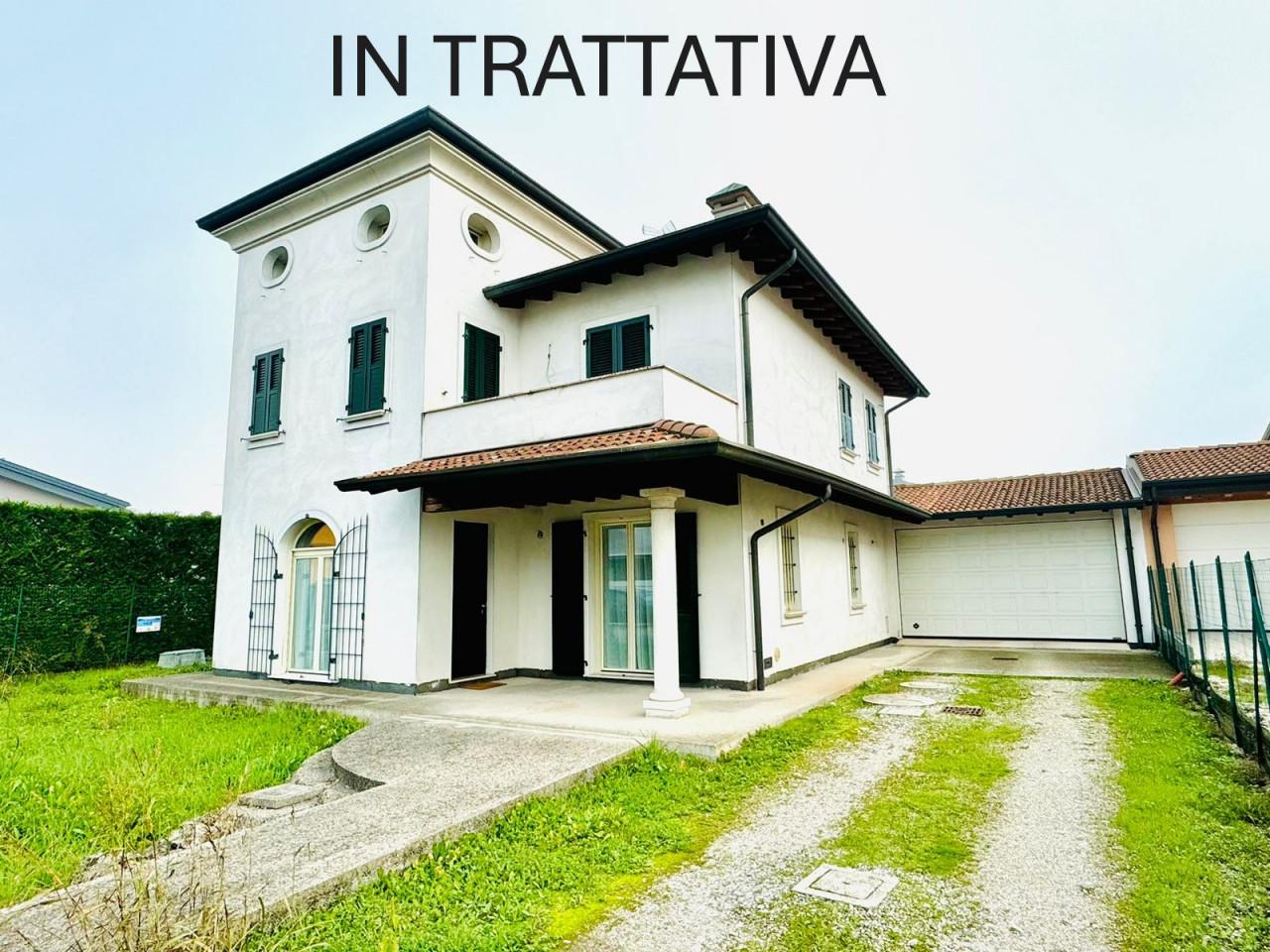 5 rooms Villa in Visano, Italy No. 237727