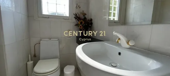 5 bedrooms Villa in Limassol, Cyprus No. 752 10