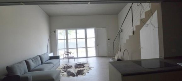 Casa de 4 habitaciónes en Pavia, Italy No. 9428 13