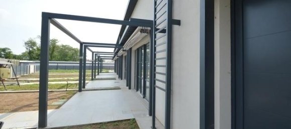 Casa de 4 habitaciónes en Pavia, Italy No. 9428 29