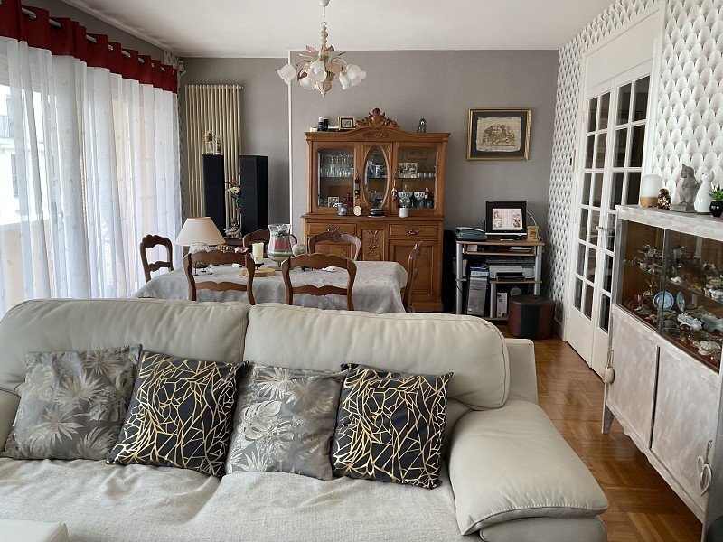 3 bedrooms Apartment in Valenciennes, France No. 63940