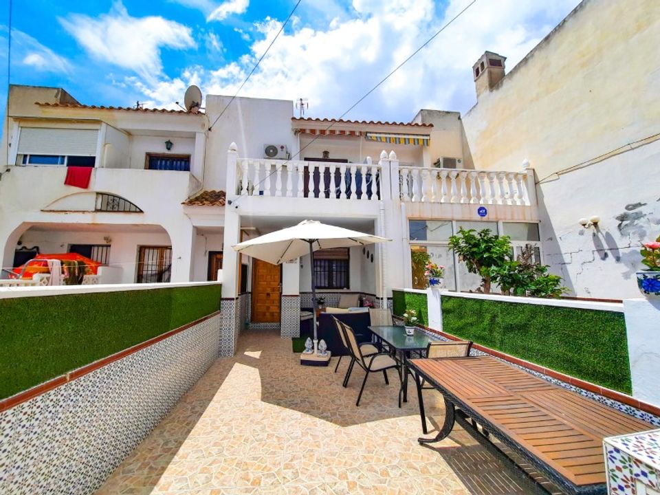 2 bedrooms Townhouse in Torrevieja, Spain No. 186429