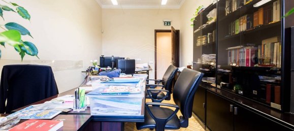 مكتب في Genoa, Italy 212متر مربع رقم 271844 7