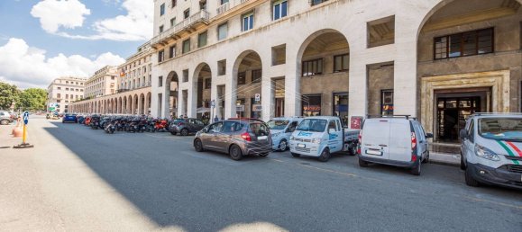 مكتب في Genoa, Italy 212متر مربع رقم 271844 2
