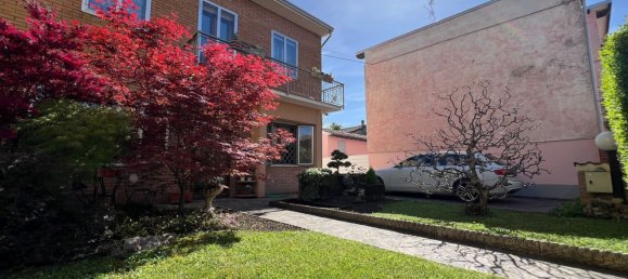 5 rooms Villa in Gonzaga, Italy No. 253880 8