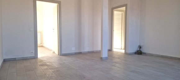 5 rooms Apartment in Rosignano Marittimo, Italy No. 137190 3