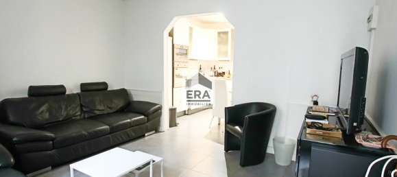 2 bedrooms Apartment in Paris, France No. 177791 2