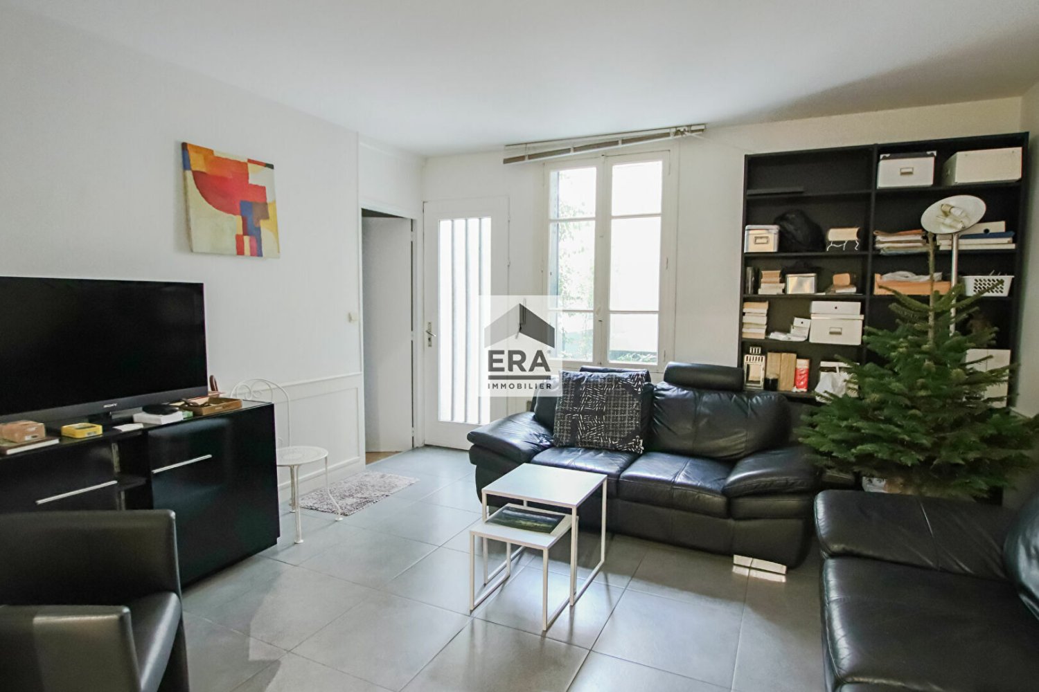 2 bedrooms Apartment in Paris, France No. 177791