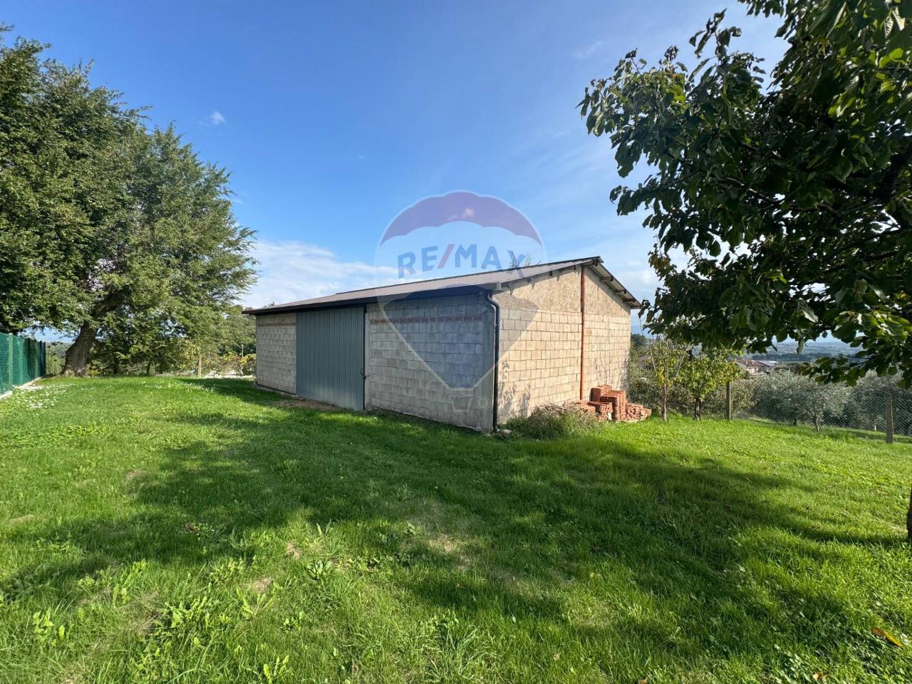 Terreno de 1 divisão em Gualdo Cattaneo, Italy N.º 7074