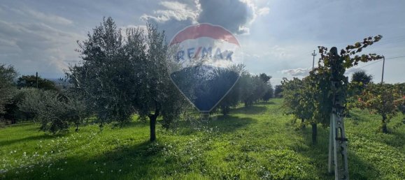 Terreno de 1 divisão em Gualdo Cattaneo, Italy N.º 7074 36