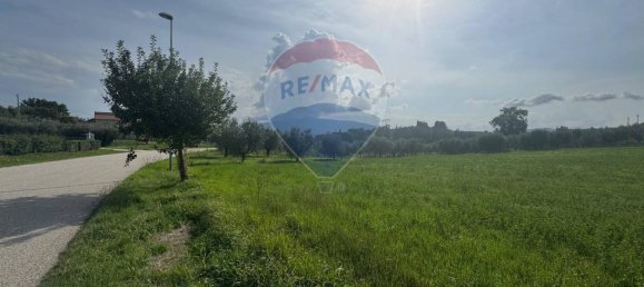 Terreno de 1 divisão em Gualdo Cattaneo, Italy N.º 7074 6